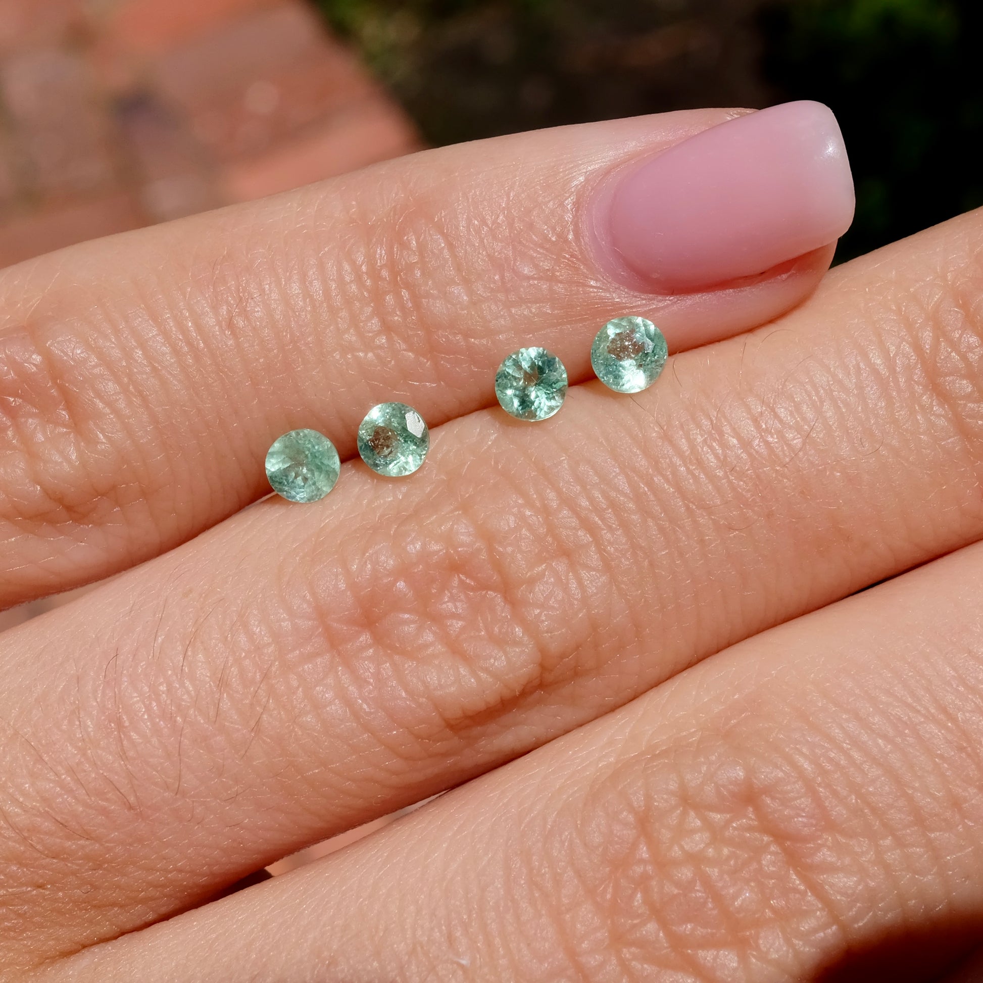 *NEW* Bespoke 0.77 Carat Round Paraíba Tourmaline Layout