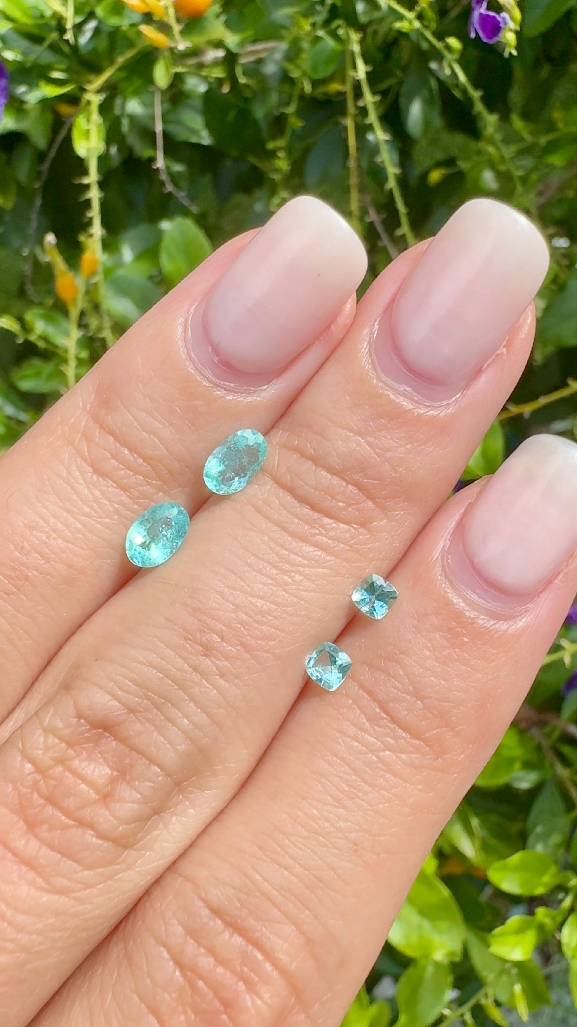 *NEW* Bespoke 2.29 Carat Oval Paraíba Tourmaline Layout