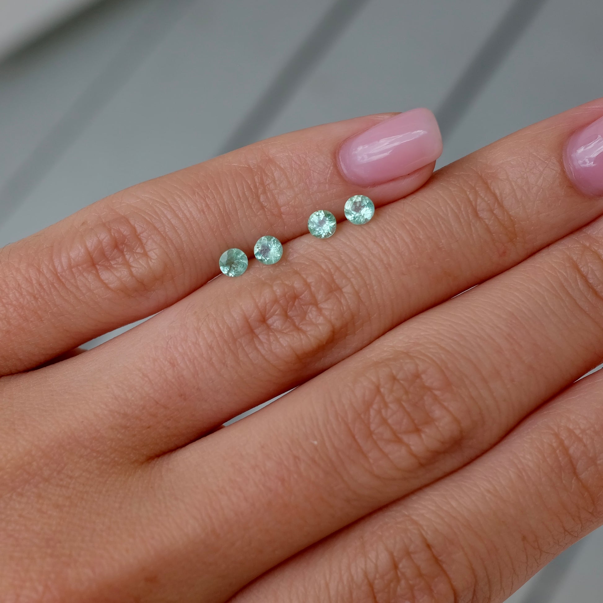 *NEW* Bespoke 0.77 Carat Round Paraíba Tourmaline Layout