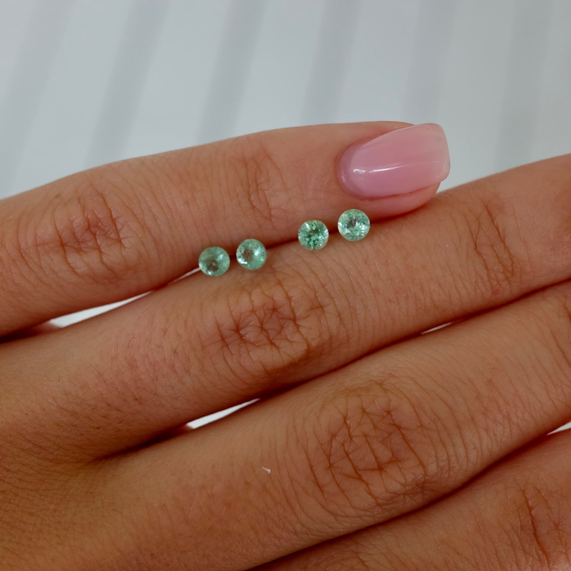 *NEW* Bespoke 0.77 Carat Round Paraíba Tourmaline Layout