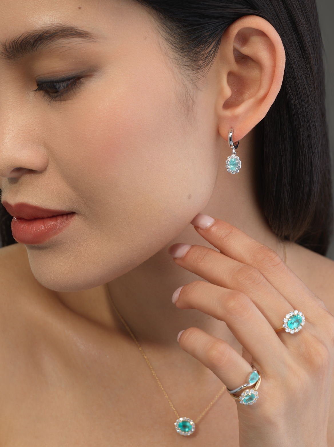 *NEW* Bespoke 0.38CT Oval Cut Paraiba Bloom Pinky Ring